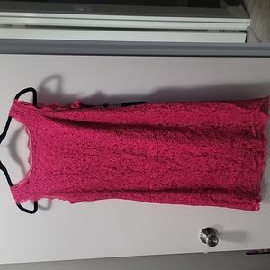 Sleeveless lace dress